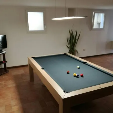 Billiard House 公寓 *